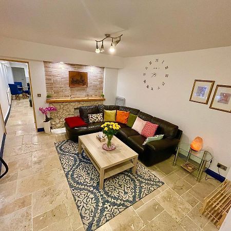 2 Bedroom Cottage Gloucester City Center Экстерьер фото
