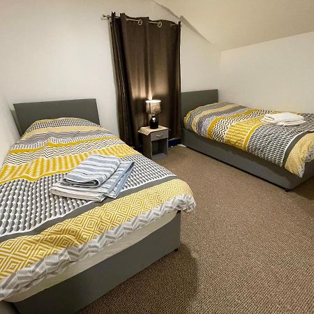 2 Bedroom Cottage Gloucester City Center Экстерьер фото