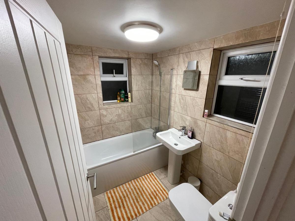 2 Bedroom Cottage Gloucester City Center Экстерьер фото